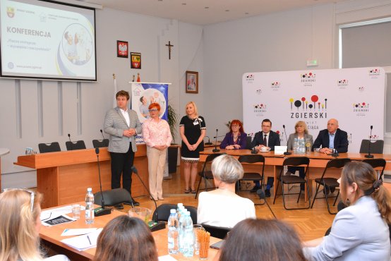 rozpoczęcie konferencji przez gospodarzy spotkania, powitanie przybyłych uczestników