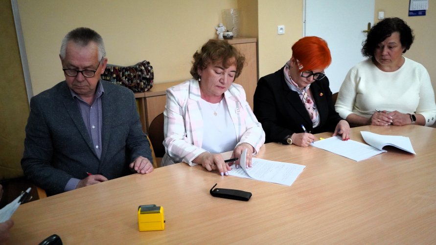 Centrum Medyczne „Boruta” coraz bliżej eko-standardów. Powiat Zgierski podpisał umowę na kolejne etapy modernizacji