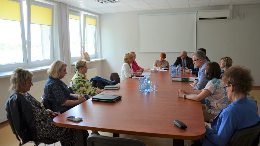 Spotkanie ws. powiatowych Domów Pomocy Społecznej 