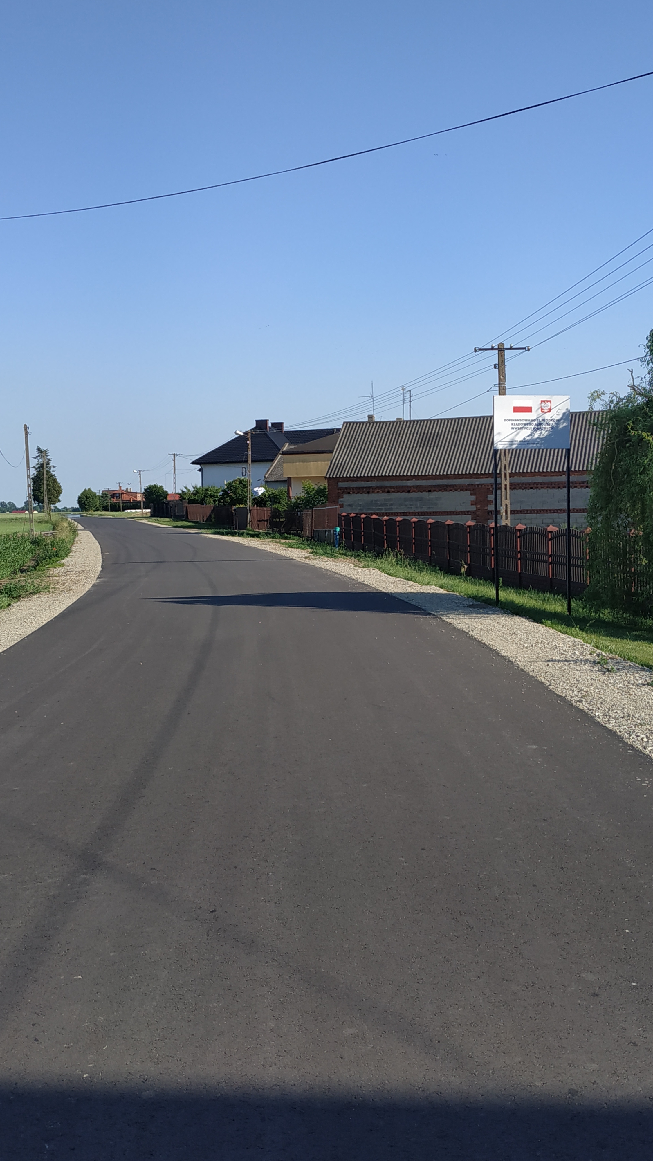 Zdjęcie przedstawia odcinek drogi od strony m. Mięsośnia